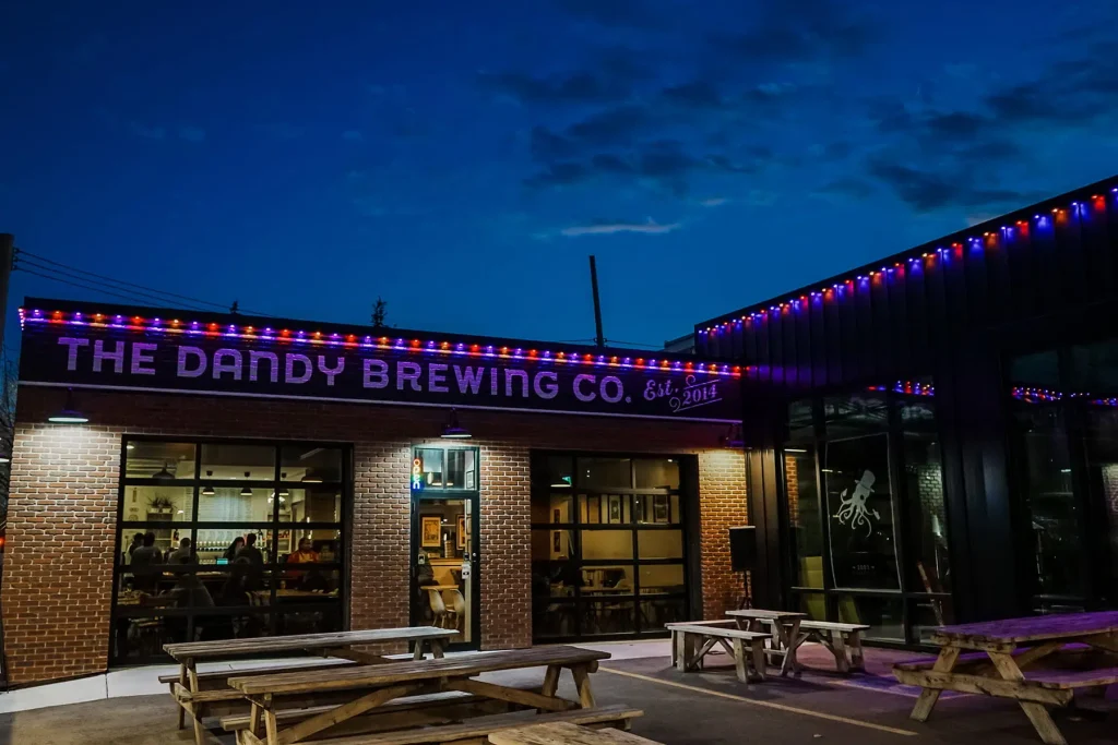 Commercial Holiday Lighting Nashville: How to Choose a Contractor and Lock In Your Date
